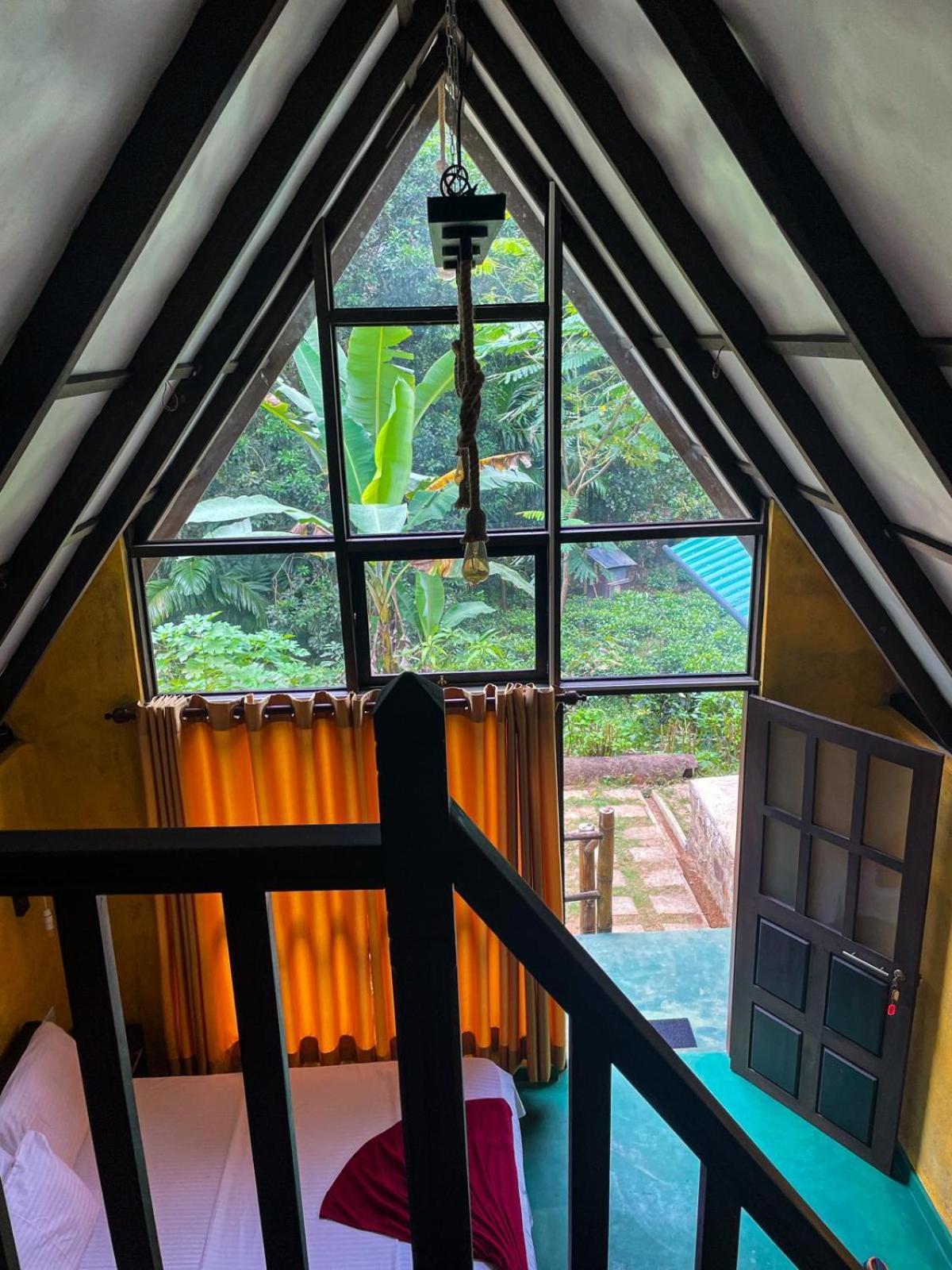Rainforest Cabin Deniyaya Exteriör bild